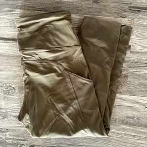 NWT CRZ YOGA Capri Leggings